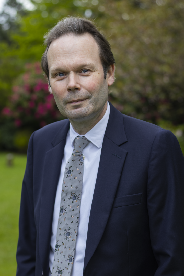 Dr Mike Hunter