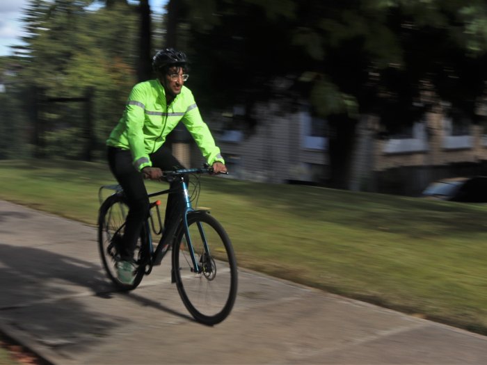 Dasal Abayaratne using his e-bike