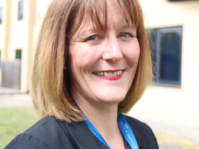 Dr Caroline Johnson